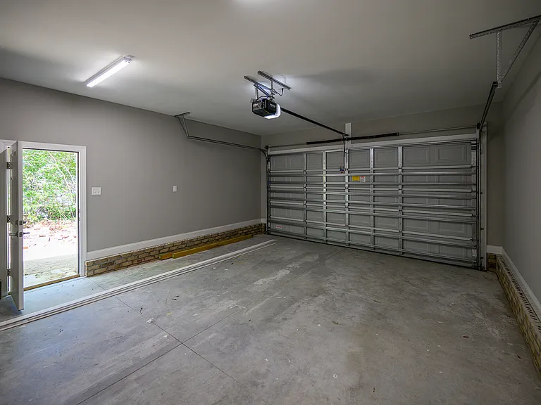 403 Hart Dr — Photo 18