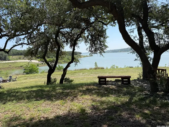 265 OAK HIDEAWAY DR, Canyon Lake, TX 78133
