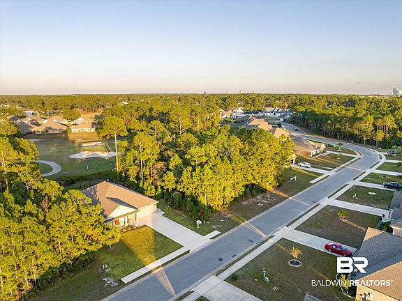 4th image of Wedgewood Dr