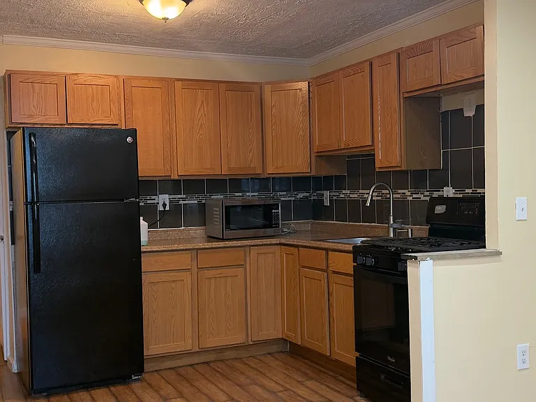 1088 E 53rd St #1 — Photo 11