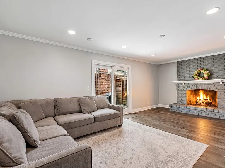 509 Ticonderoga Ln — Photo 22
