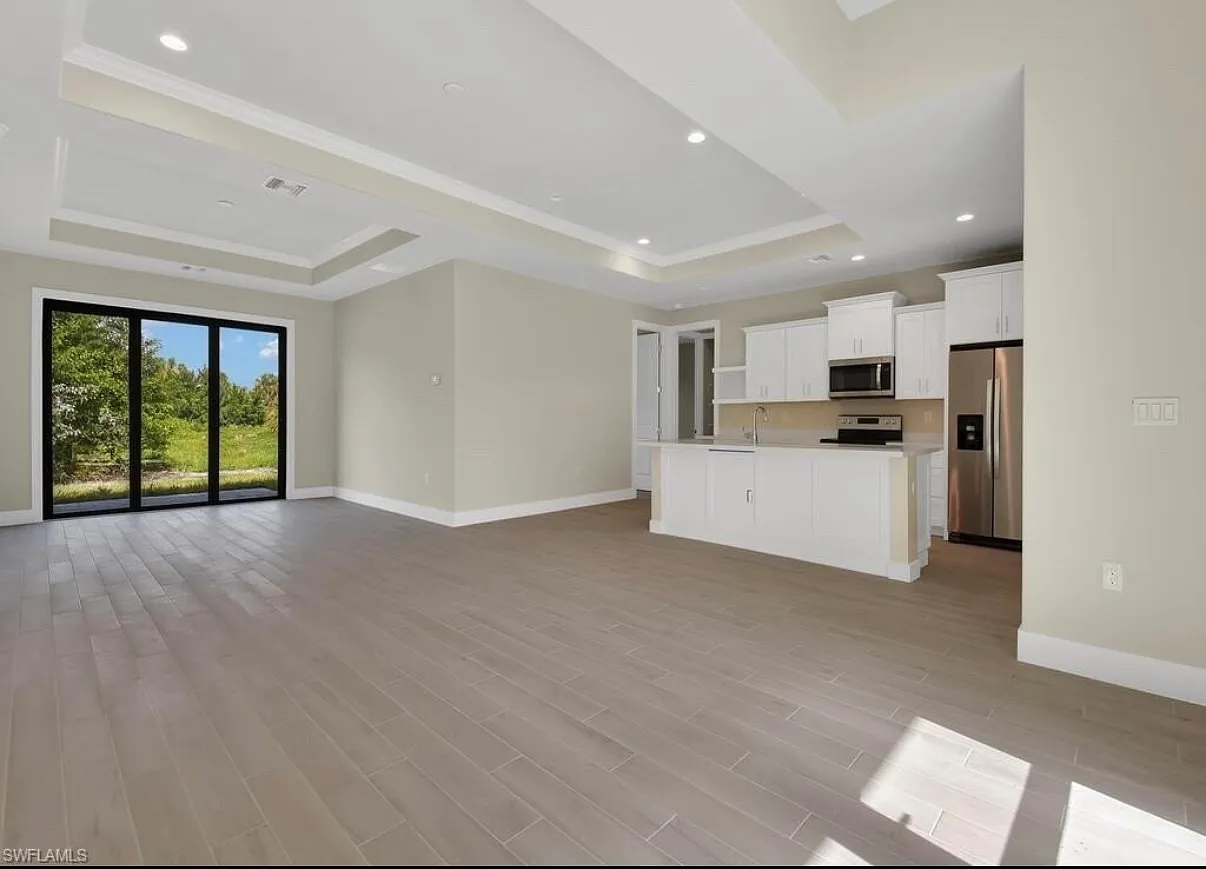 4 bed, 1871 sqft, $2,400 — Photo 1