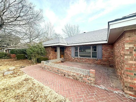 2nd image of 6305 Calumet Rd