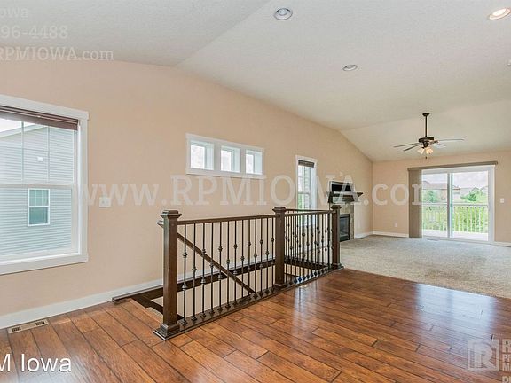 4th image of 812 NE Cherry Plum Dr