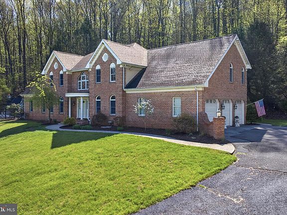 3rd image of 818 Green Hills Rd
