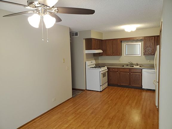 2nd image of 1170 Manchester Ct Unit 1170
