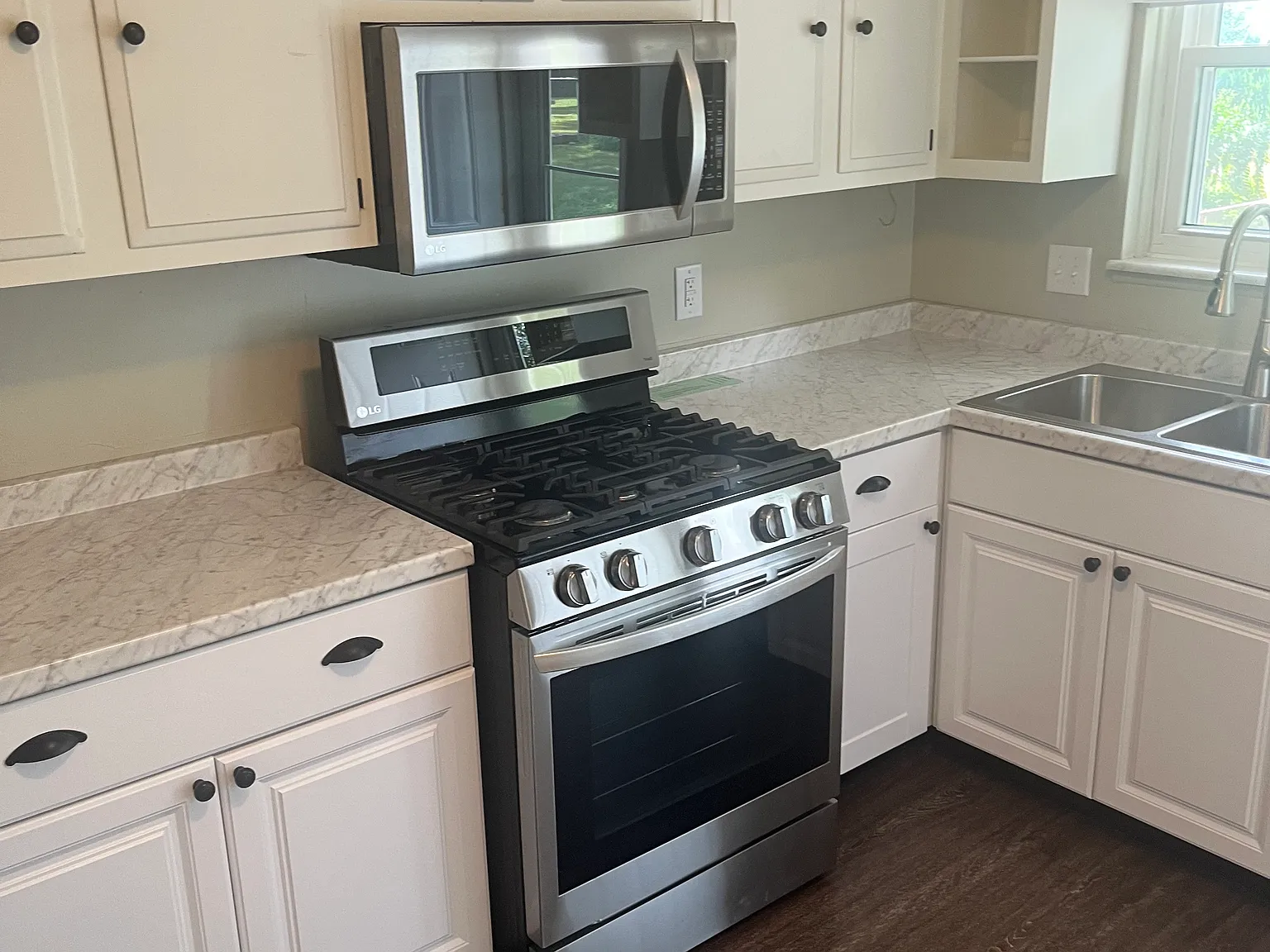 2 bed, 2.5 bath, 1500 sqft, $1,950 — Photo 2