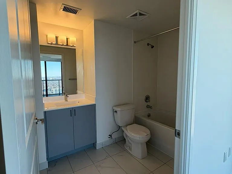 325 Yorkland Blvd #4303 — Photo 8