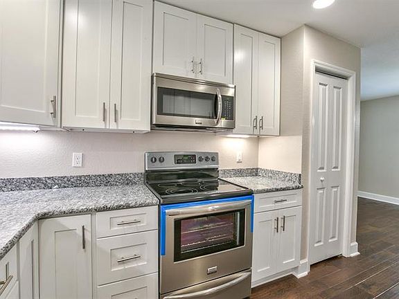 3rd image of 3536 Clifden Dr