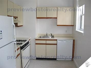 2nd image of 41 Auburn St #251