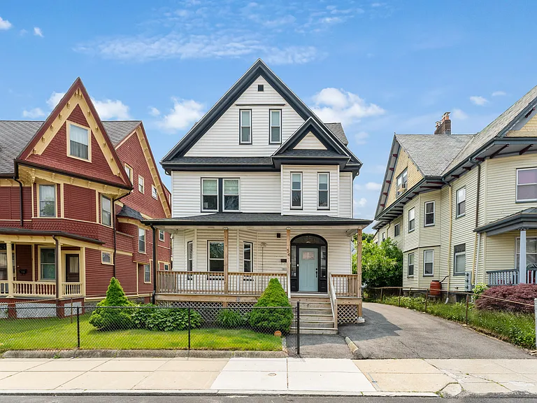 54 Bloomfield St — Photo 1