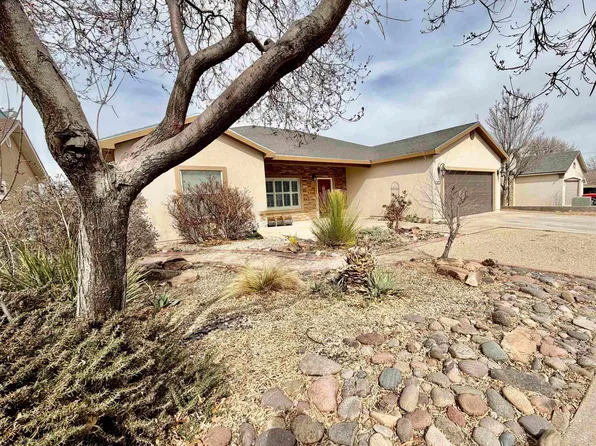 810 Latrobe Dr, Carlsbad, NM 88220