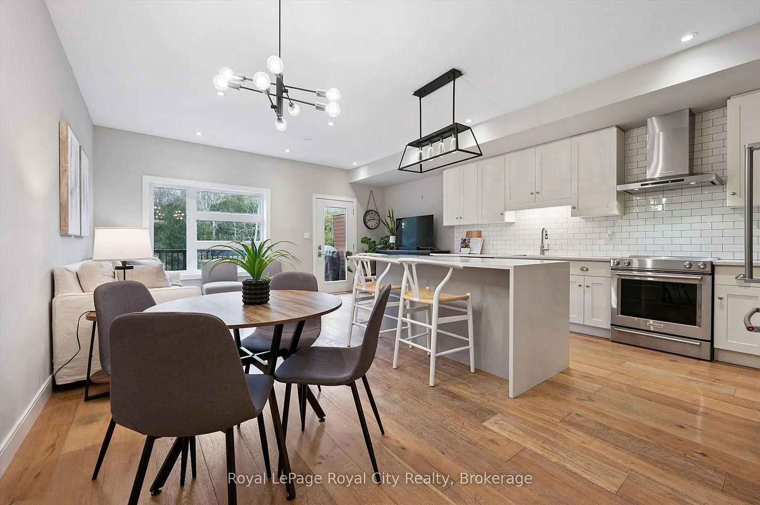 60 Arkell Rd #83 photo 1