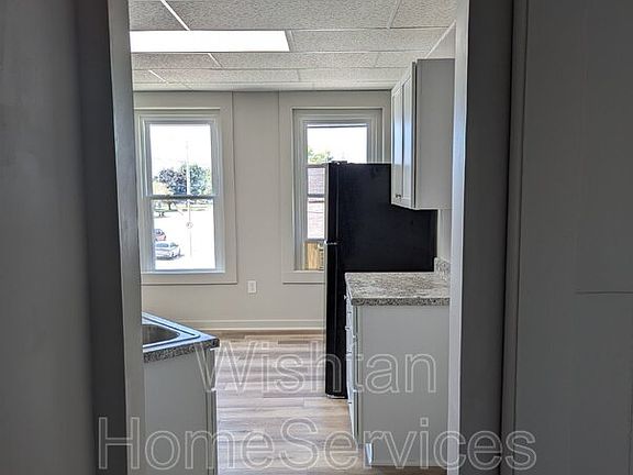 3rd image of 301 E Main St APT 22