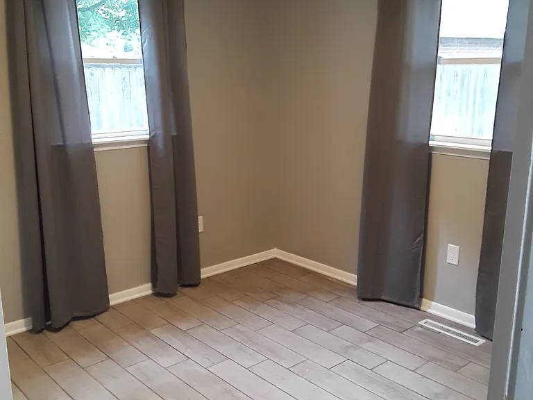 485 S Bresee Ave — Photo 11