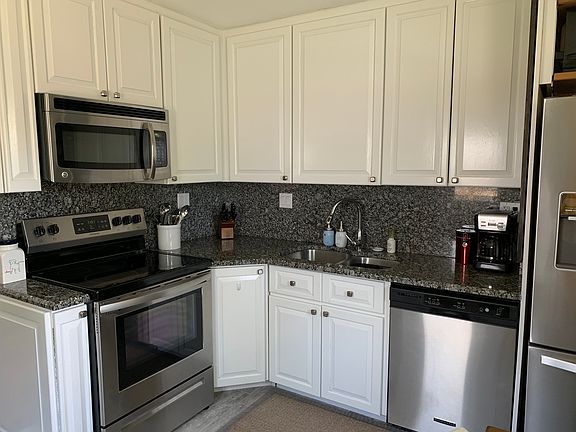 4th image of 10016 Delaware St