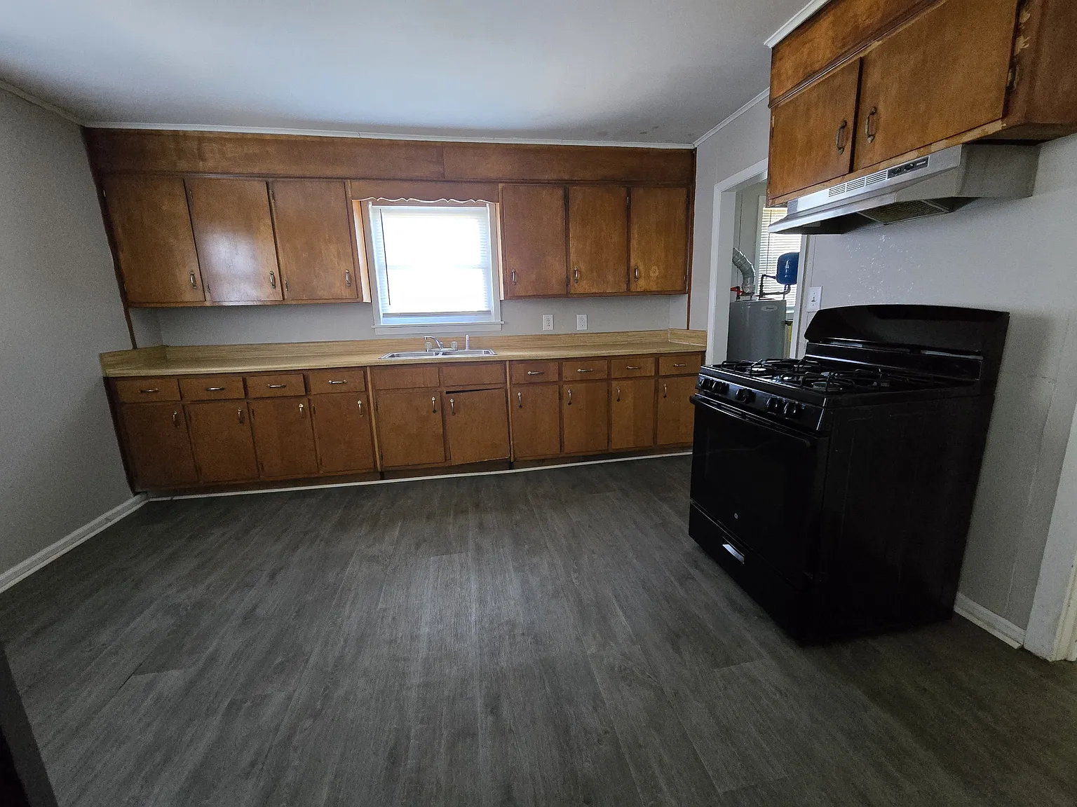 1945 Ellis Street - 1 — Photo 2