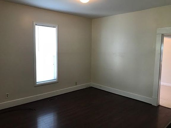 2nd image of 1736 Woodlawn Ave