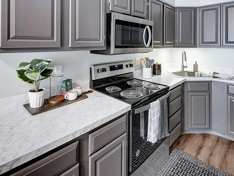 Parkhill Luxury Apartments — Photo 3