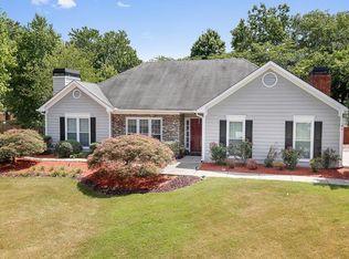 2825 Hunters Pond Ln, Snellville, GA