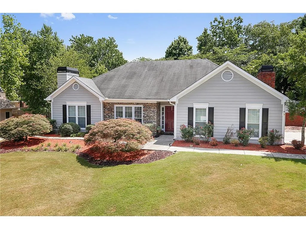 2825 Hunters Pond Ln photo 1
