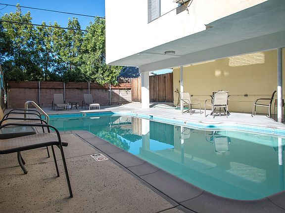 4th image of 1983 N Vermont Ave APT 19