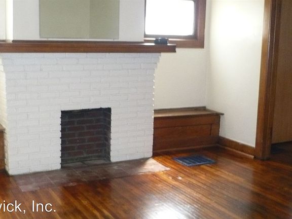 3rd image of 863 Miller Ave