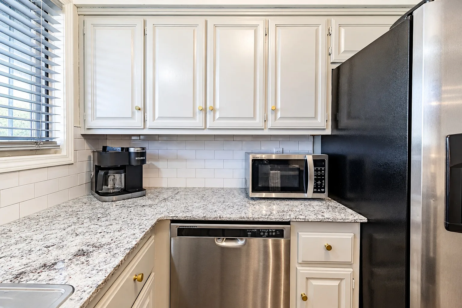 2 bed, 1.5 bath, 1256 sqft, $1,800 — Photo 4