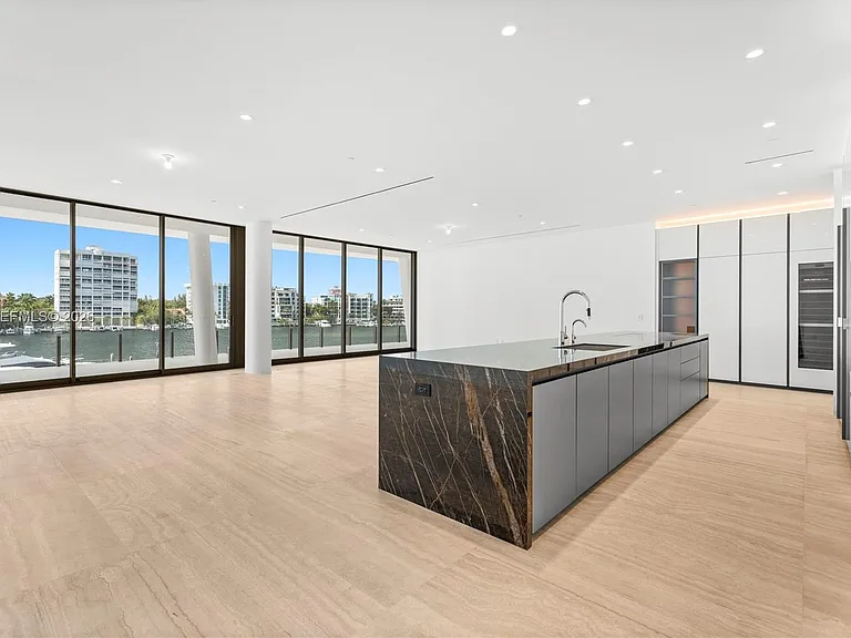 5 Grove Isle #S330 — Photo 3