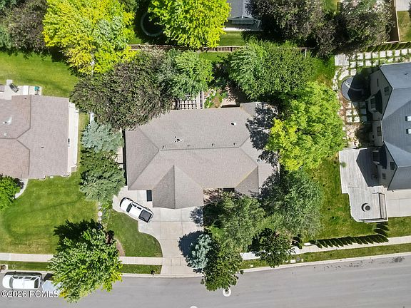 5th image of 644 Oakwood Dr