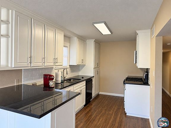 3rd image of 901 S 3rd St