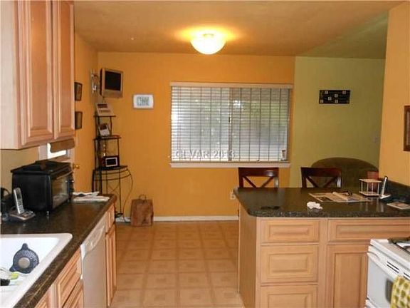 3rd image of 3315 Myrtle Ave
