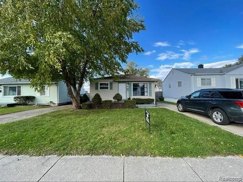 47 E Barrett Ave