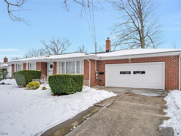 3rd image of 3847 Daytona Dr