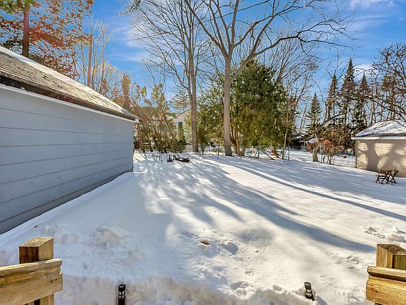 3rd image of 145 Sumner St