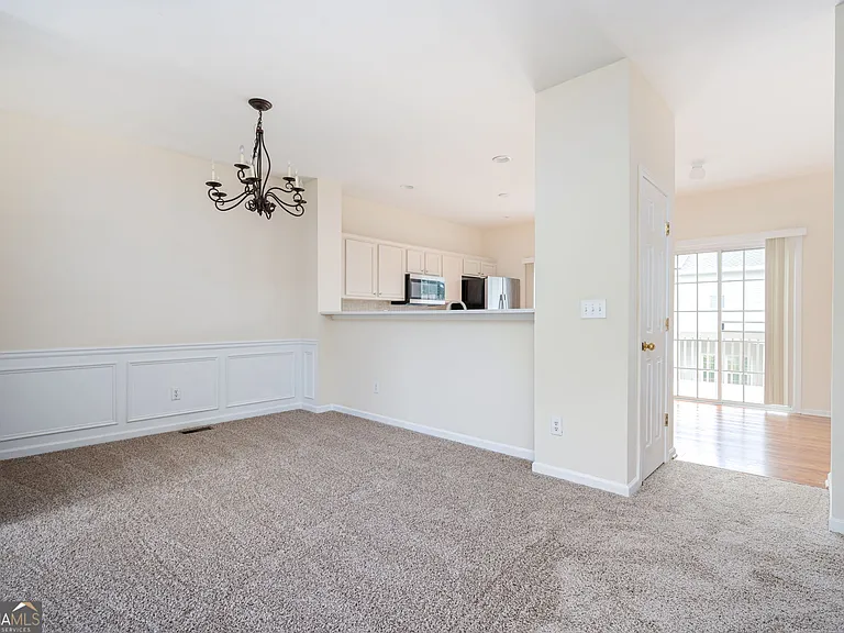 2213 Leicester Way SE — Photo 10