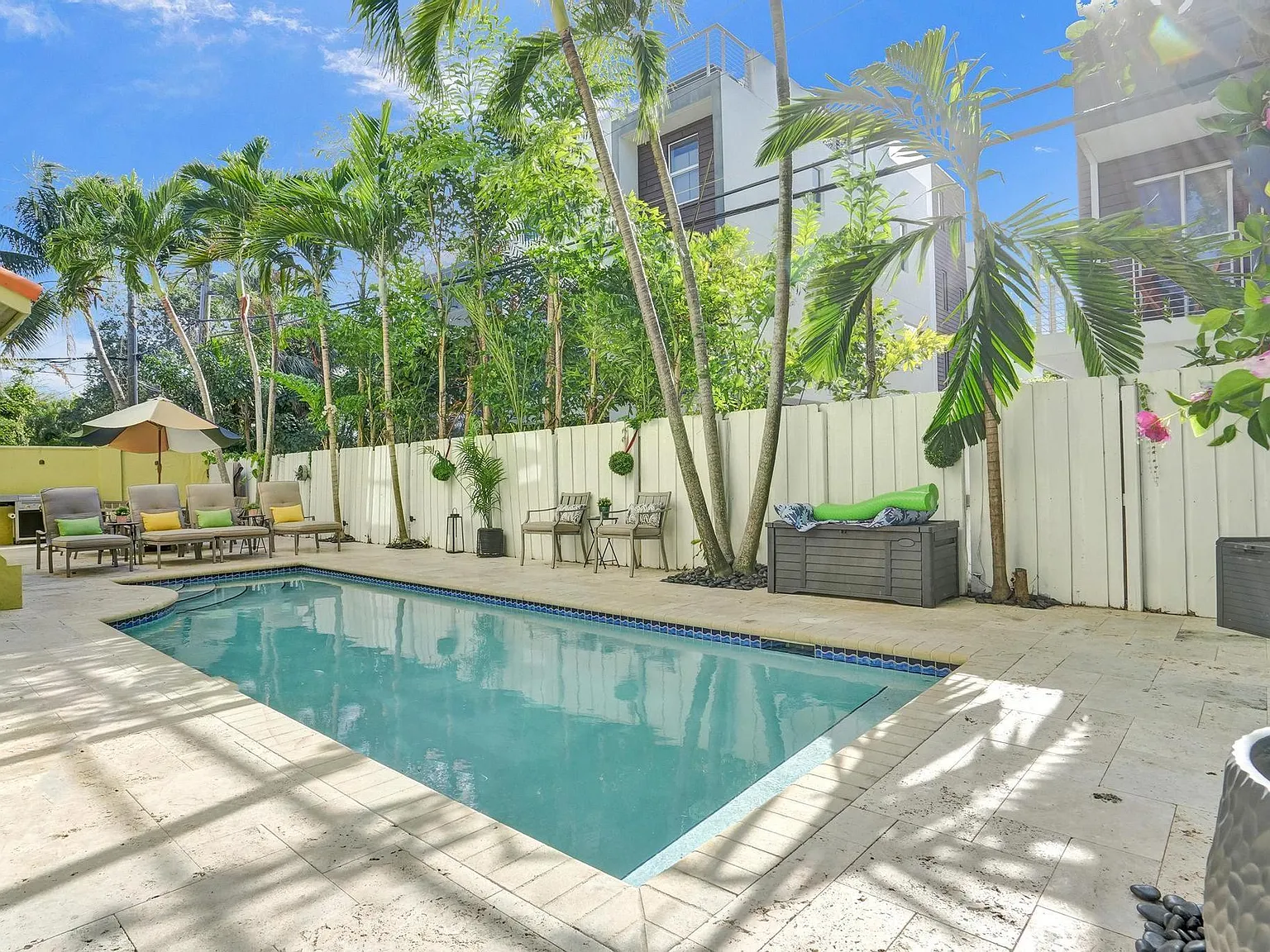 4 bed, 3.5 bath, 2586 sqft, $9,500 — Photo 3