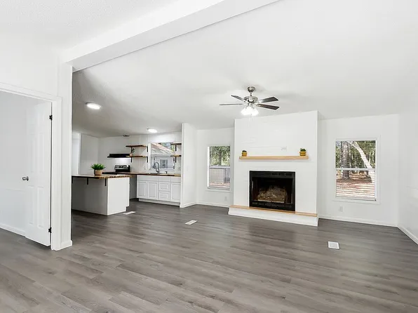36735 Longleaf Dr, Independence, LA 70443