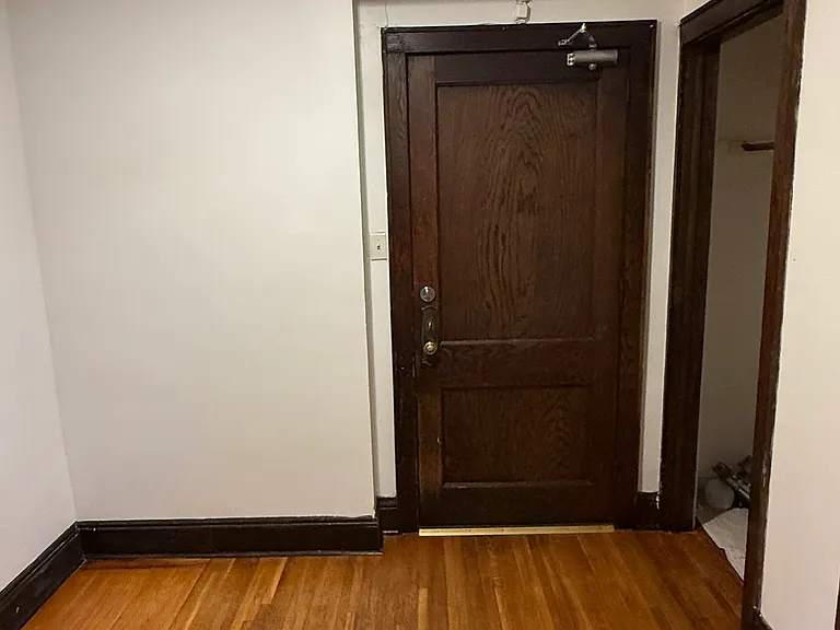 2309 Grand Ave S #B — Photo 9