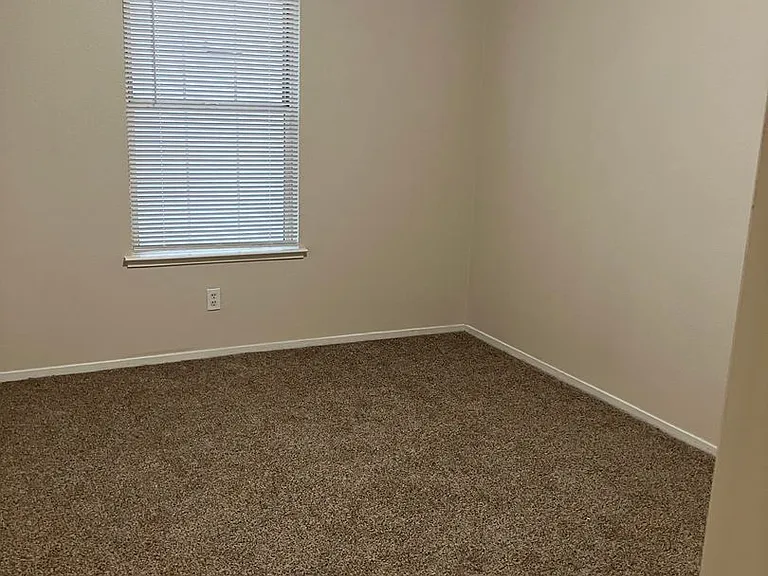 321 T St — Photo 5