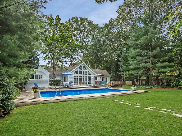 39 Roxbury Ln — Photo 6