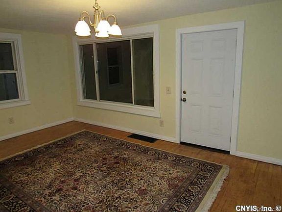 3rd image of 209 Gillis St