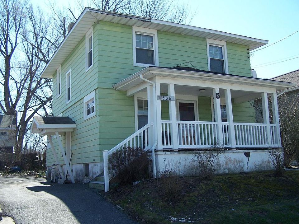 2nd image of 1806 6th Ave