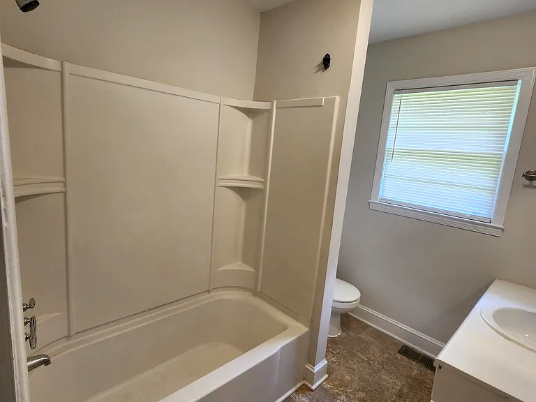 6 N Gaywood Dr — Photo 10