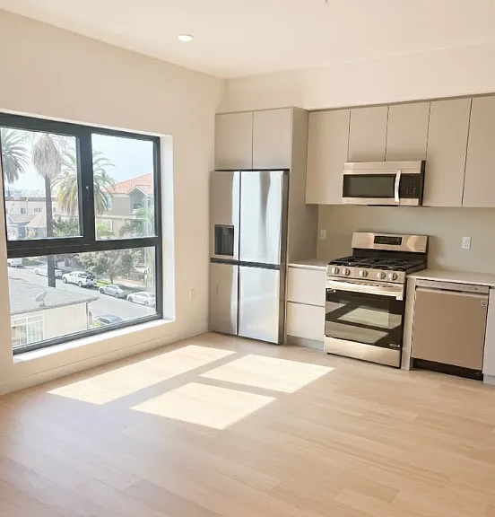 904 S New Hampshire Ave #504 — Photo 1