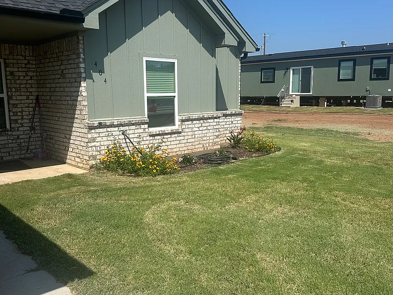 404 S Cherry St — Photo 1