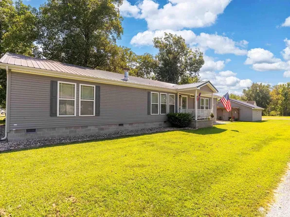 302 S Marion Rd, West Frankfort, IL 62896