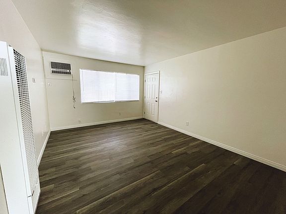 2nd image of 1913 Carrere St #B