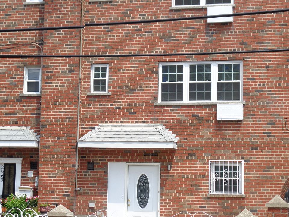 1st image of 2958 Radcliff Ave