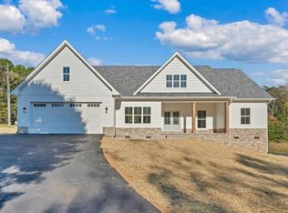 21 S Pointe Shore Dr, Moneta, VA 24121